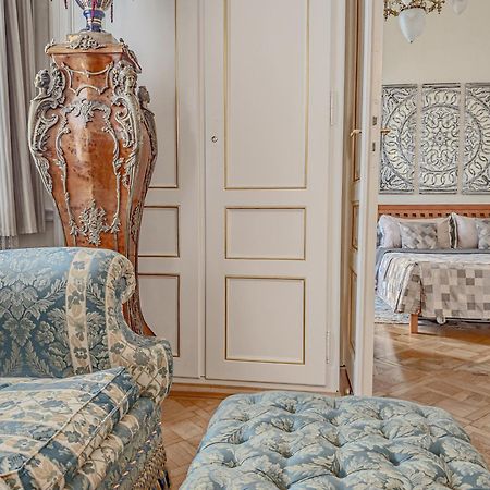 Two Bedroom Villa With Hot-Tub, Terrace And Garden, Wenceslas Square Praag Buitenkant foto