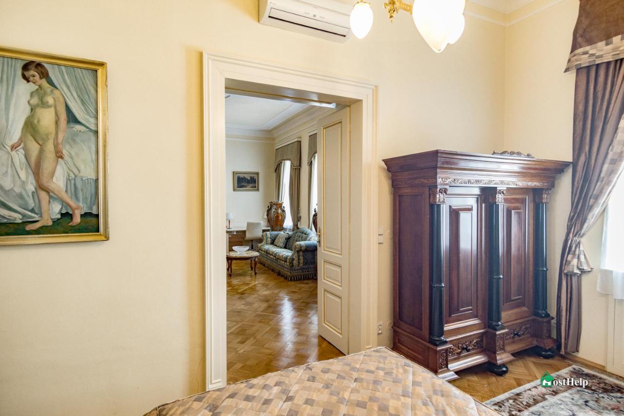 Two Bedroom Villa With Hot-Tub, Terrace And Garden, Wenceslas Square Praag Buitenkant foto