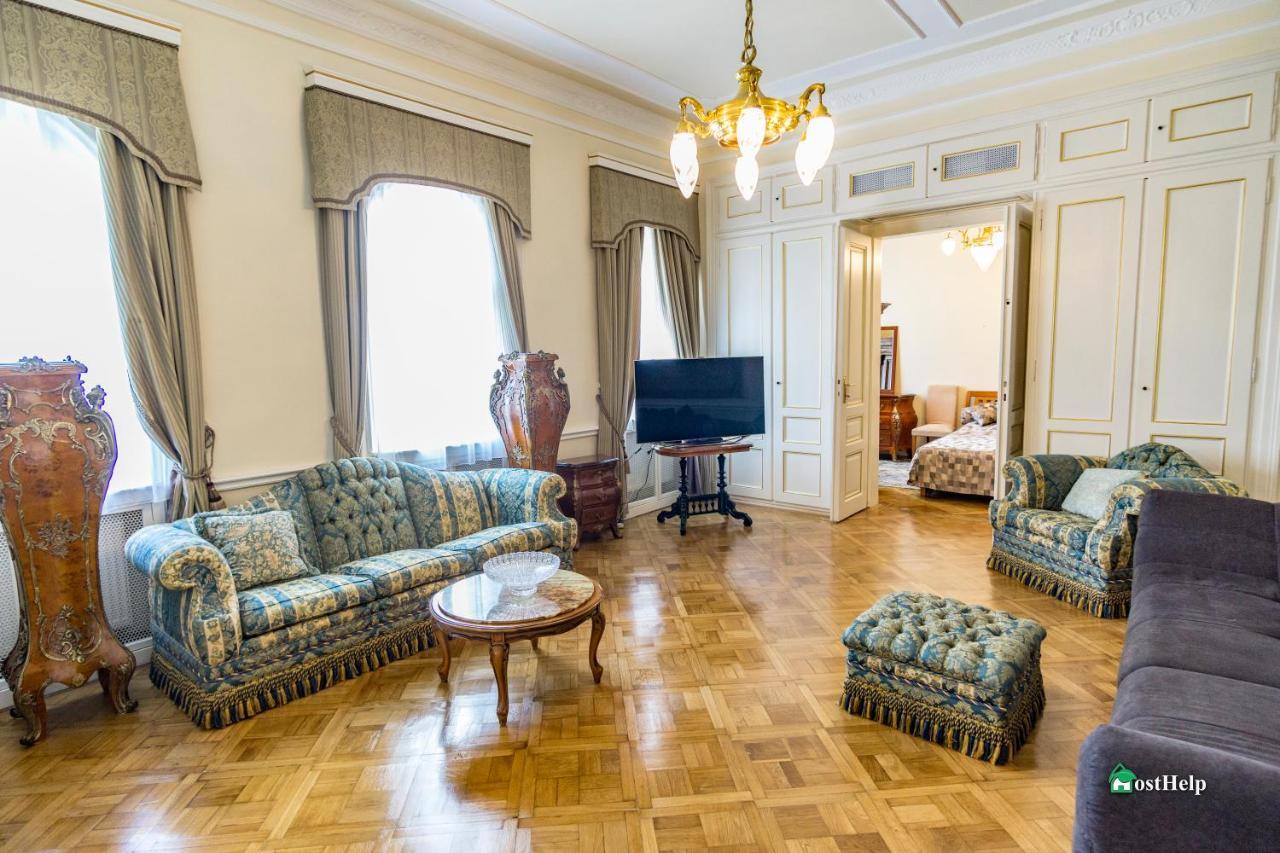 Two Bedroom Villa With Hot-Tub, Terrace And Garden, Wenceslas Square Praag Buitenkant foto