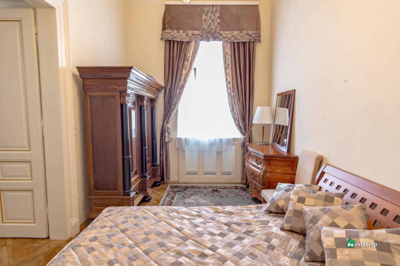 Two Bedroom Villa With Hot-Tub, Terrace And Garden, Wenceslas Square Praag Buitenkant foto