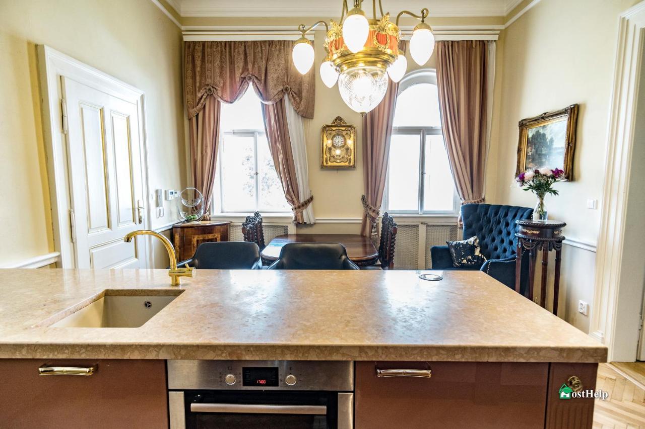 Two Bedroom Villa With Hot-Tub, Terrace And Garden, Wenceslas Square Praag Buitenkant foto