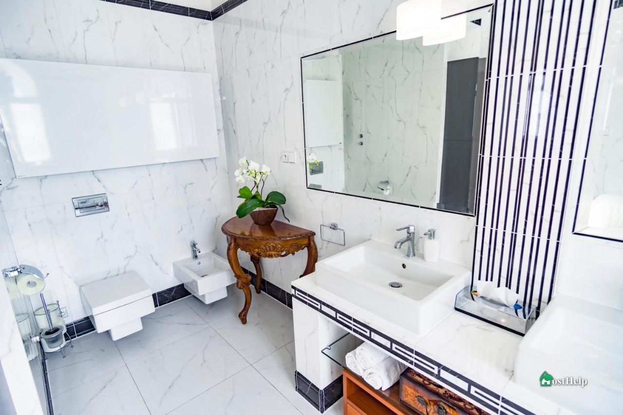 Two Bedroom Villa With Hot-Tub, Terrace And Garden, Wenceslas Square Praag Buitenkant foto