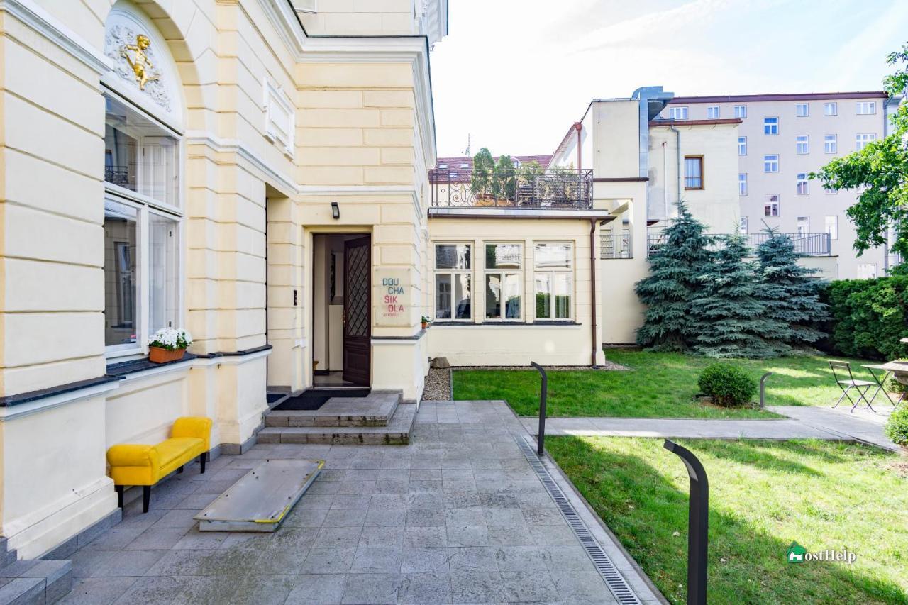 Two Bedroom Villa With Hot-Tub, Terrace And Garden, Wenceslas Square Praag Buitenkant foto