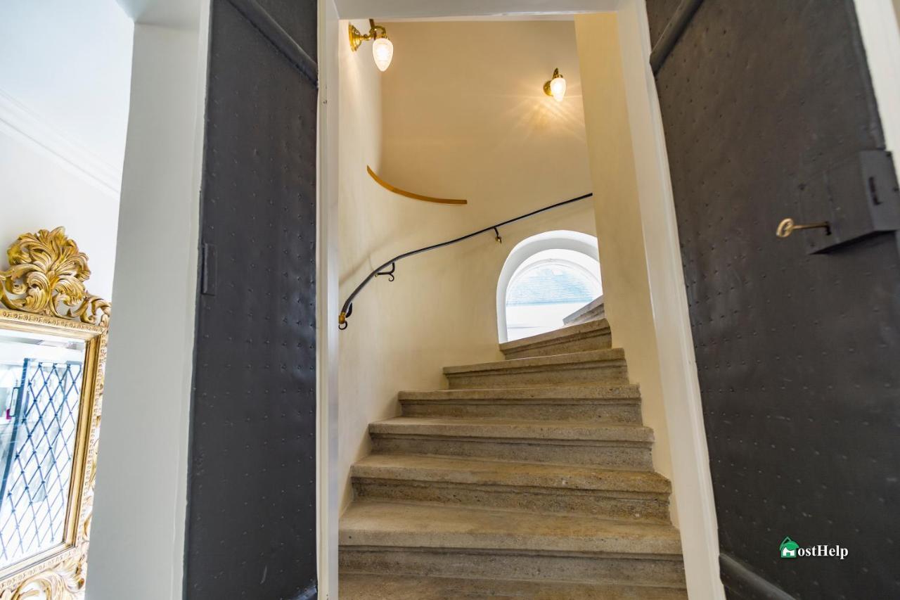 Two Bedroom Villa With Hot-Tub, Terrace And Garden, Wenceslas Square Praag Buitenkant foto