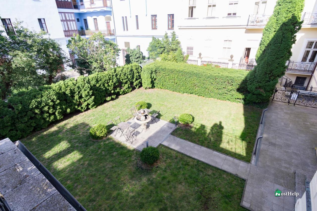 Two Bedroom Villa With Hot-Tub, Terrace And Garden, Wenceslas Square Praag Buitenkant foto