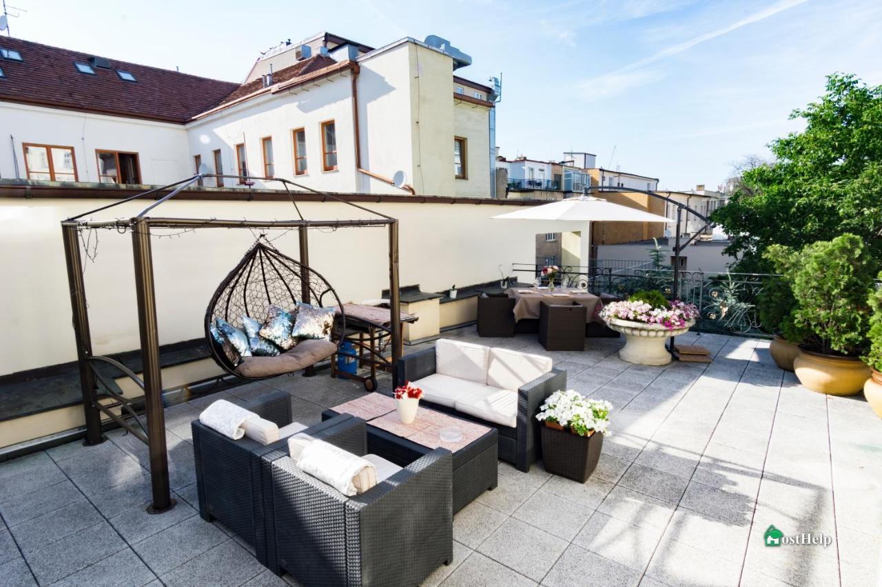 Two Bedroom Villa With Hot-Tub, Terrace And Garden, Wenceslas Square Praag Buitenkant foto