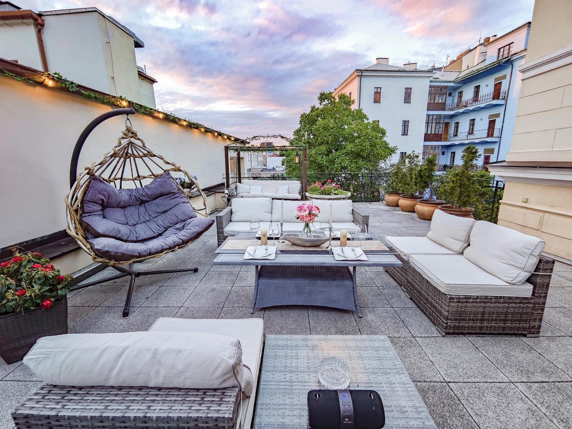 Two Bedroom Villa With Hot-Tub, Terrace And Garden, Wenceslas Square Praag Buitenkant foto