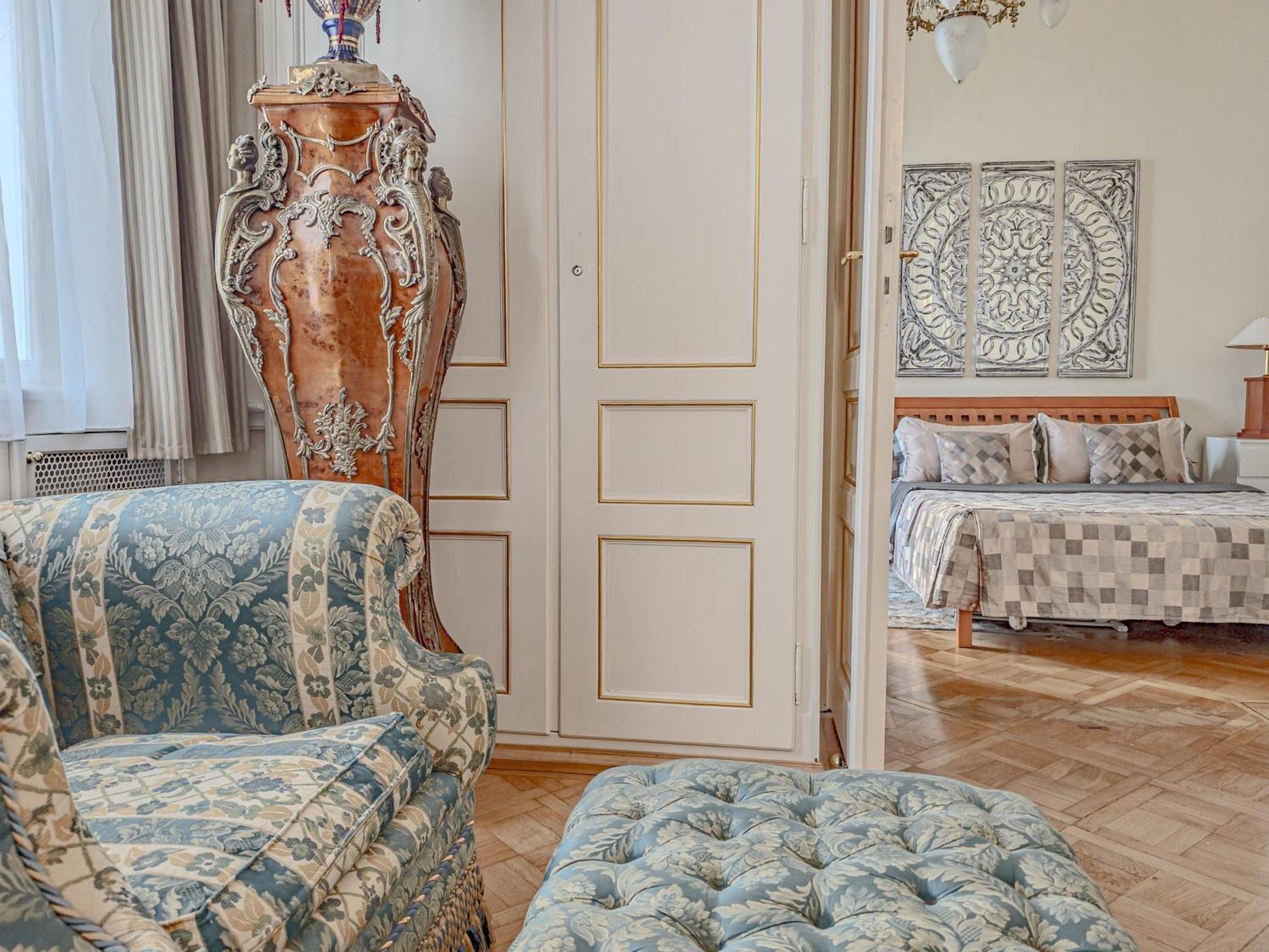 Two Bedroom Villa With Hot-Tub, Terrace And Garden, Wenceslas Square Praag Buitenkant foto