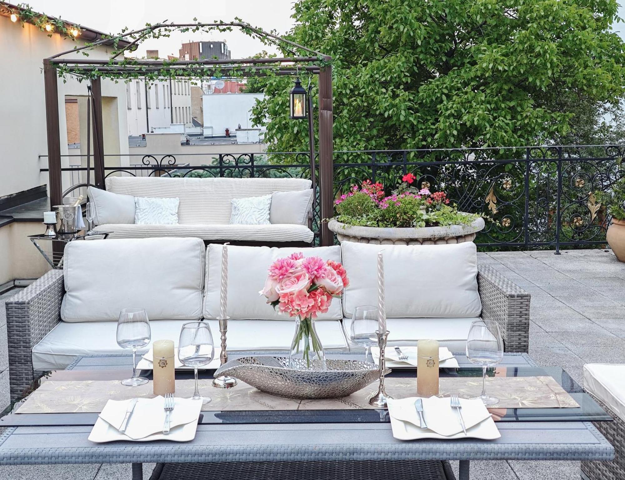 Two Bedroom Villa With Hot-Tub, Terrace And Garden, Wenceslas Square Praag Buitenkant foto
