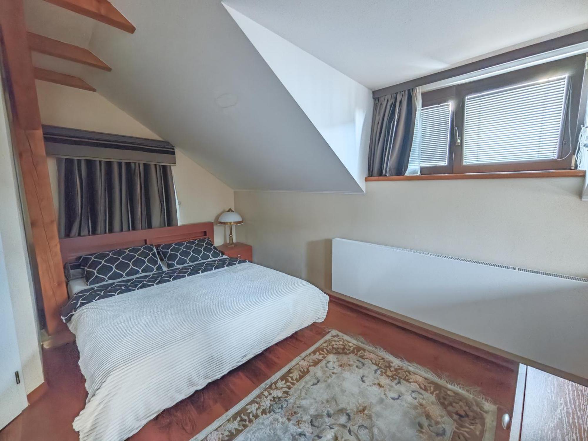 Two Bedroom Villa With Hot-Tub, Terrace And Garden, Wenceslas Square Praag Buitenkant foto